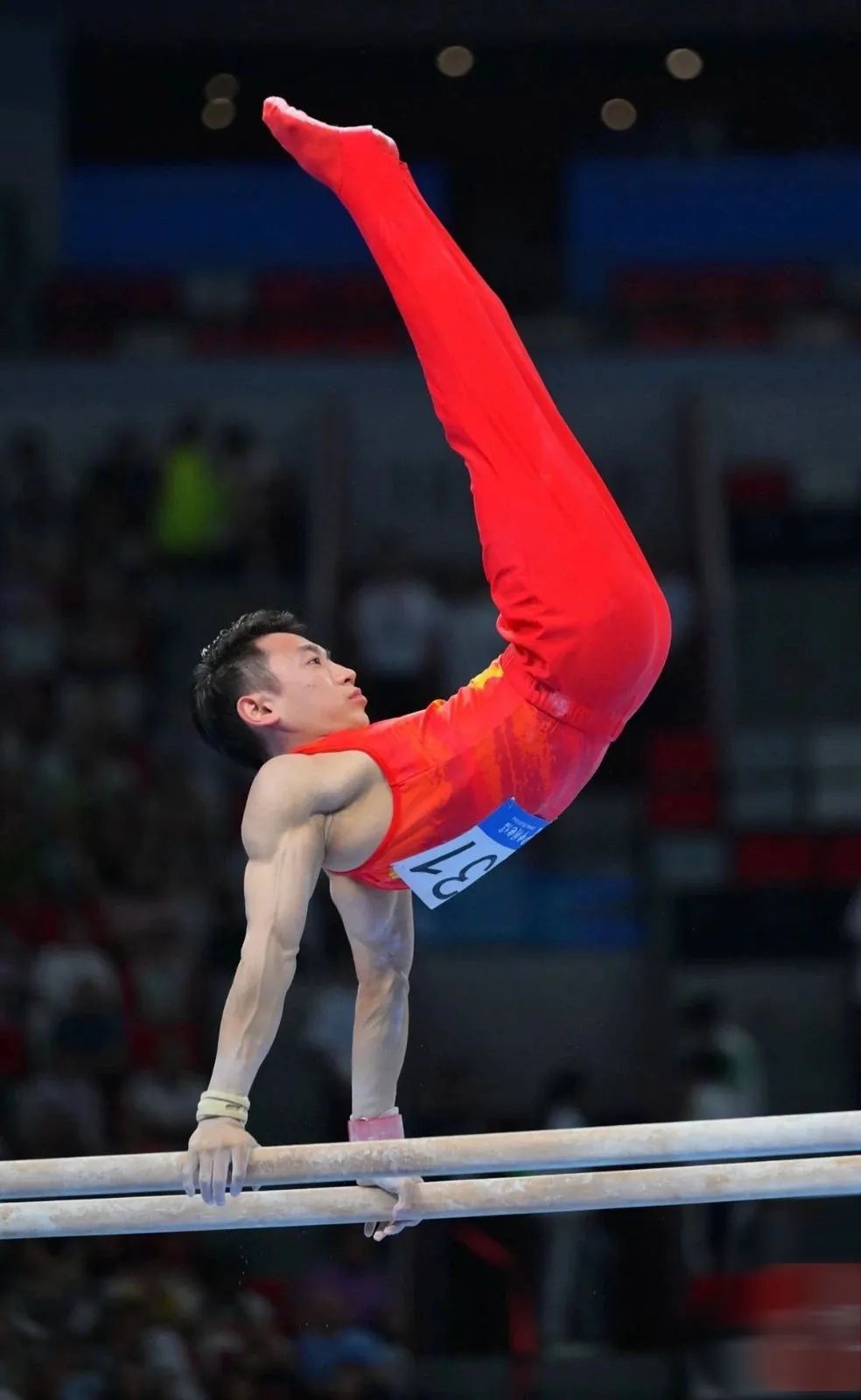 体操决赛震撼开打，巅峰对决引爆全场