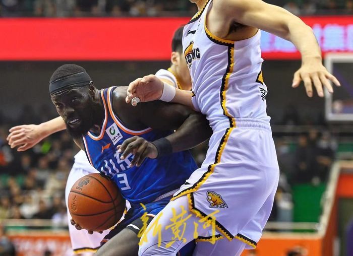 辽宁队鏖战爵士,陶汉林带队取胜 辽宁队鏖战爵士,陶汉林带队取胜