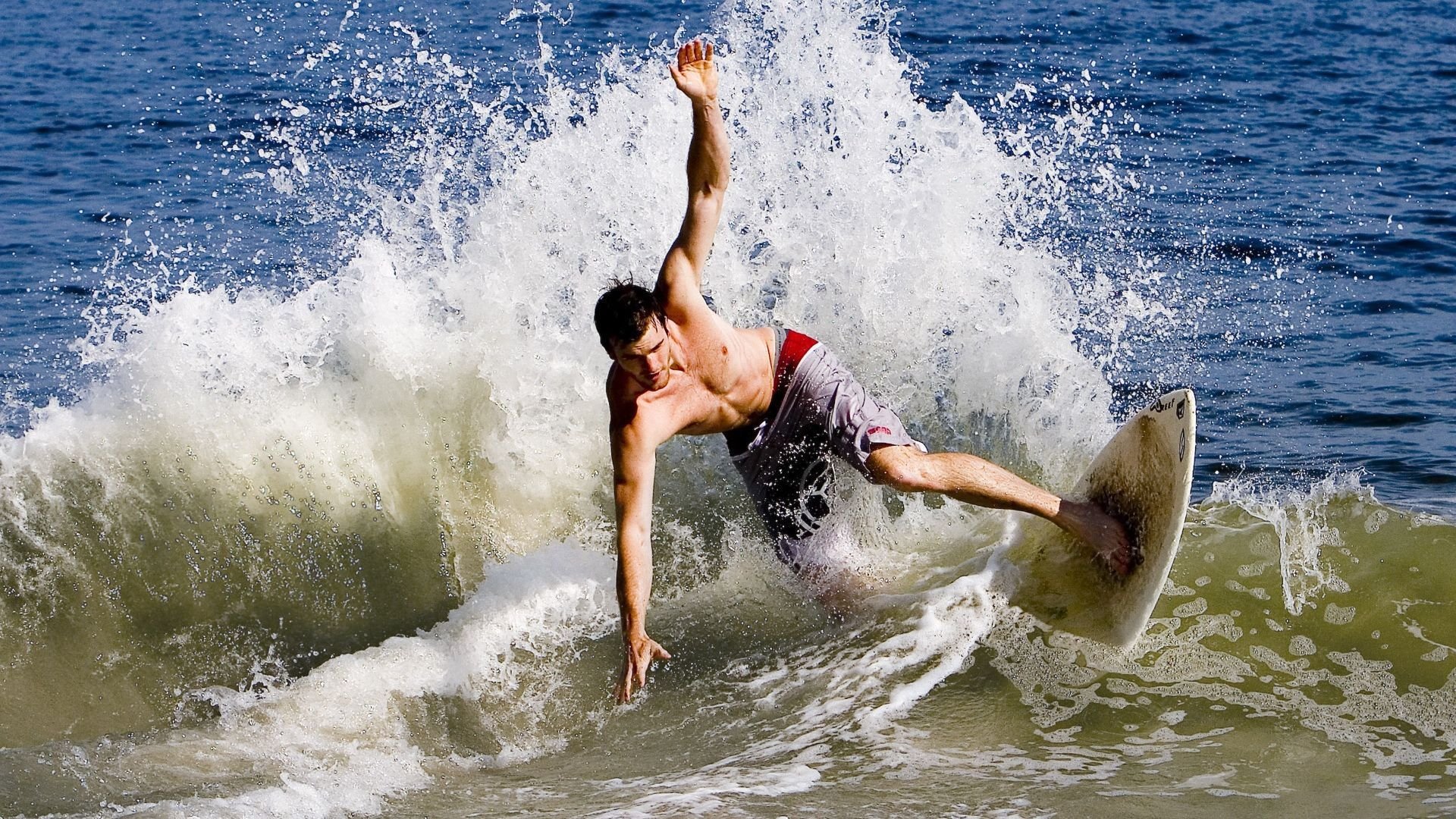 平行时空的逆转之火，梁靖崑的冷焰与奥地利的热浪