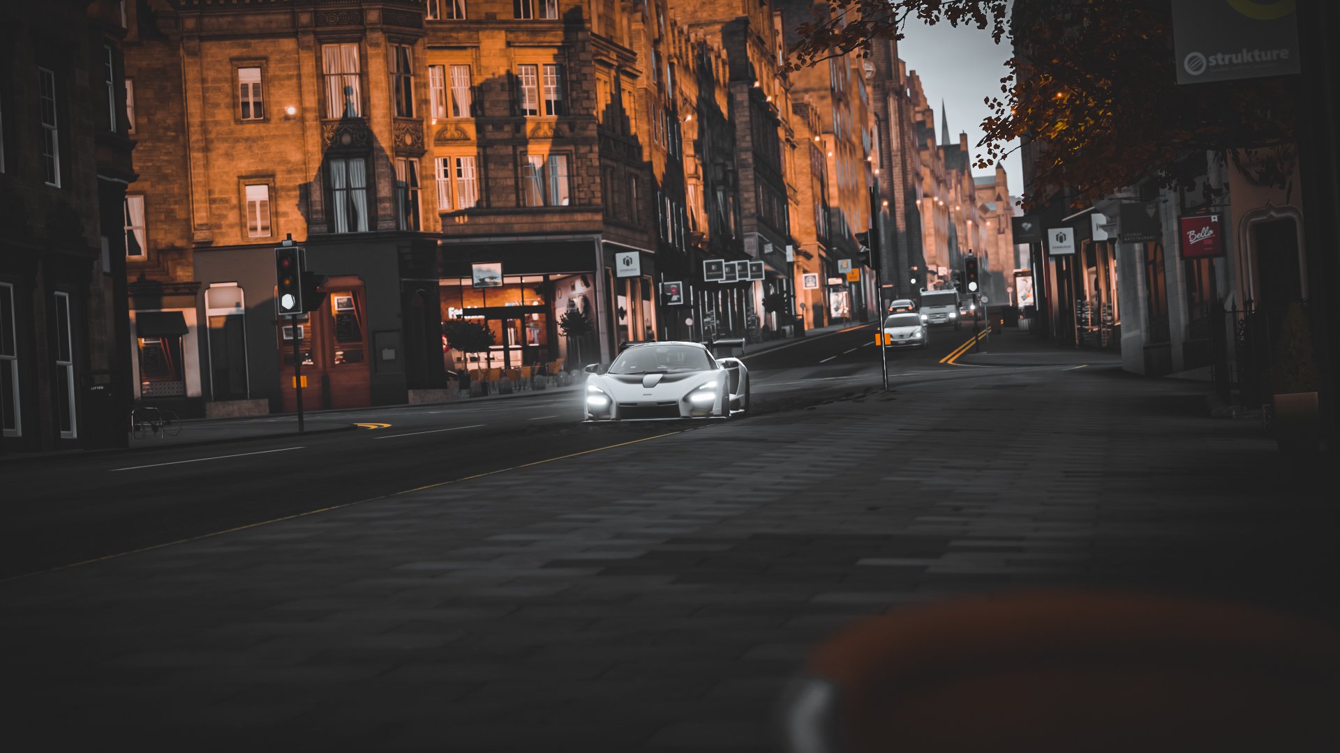 绿茵赛道上的车手,黄喜灿以F1式统治力点燃揭幕战之夜