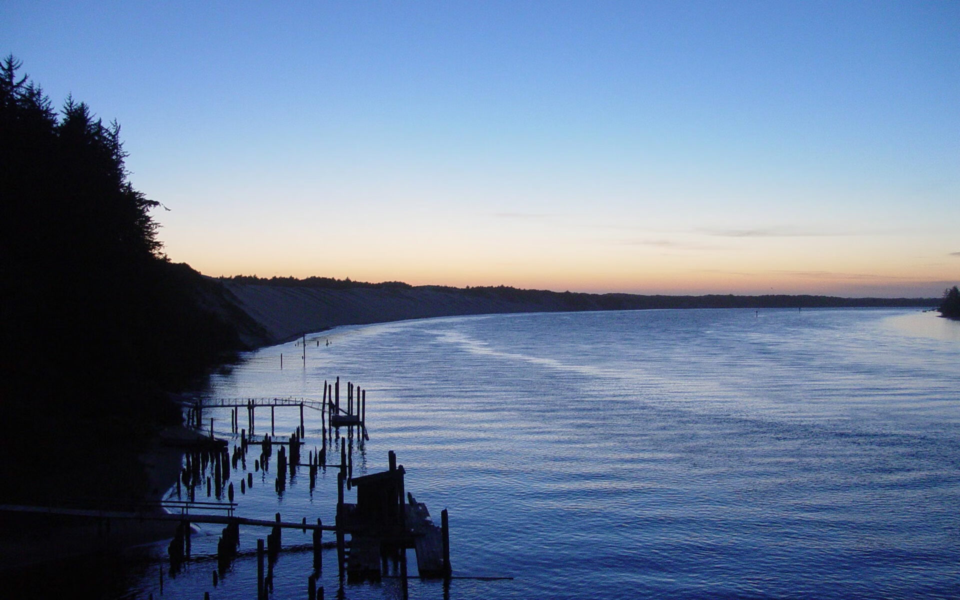 雪地战车碾过彩虹,瑞典三比零完胜南非的战术压制解析