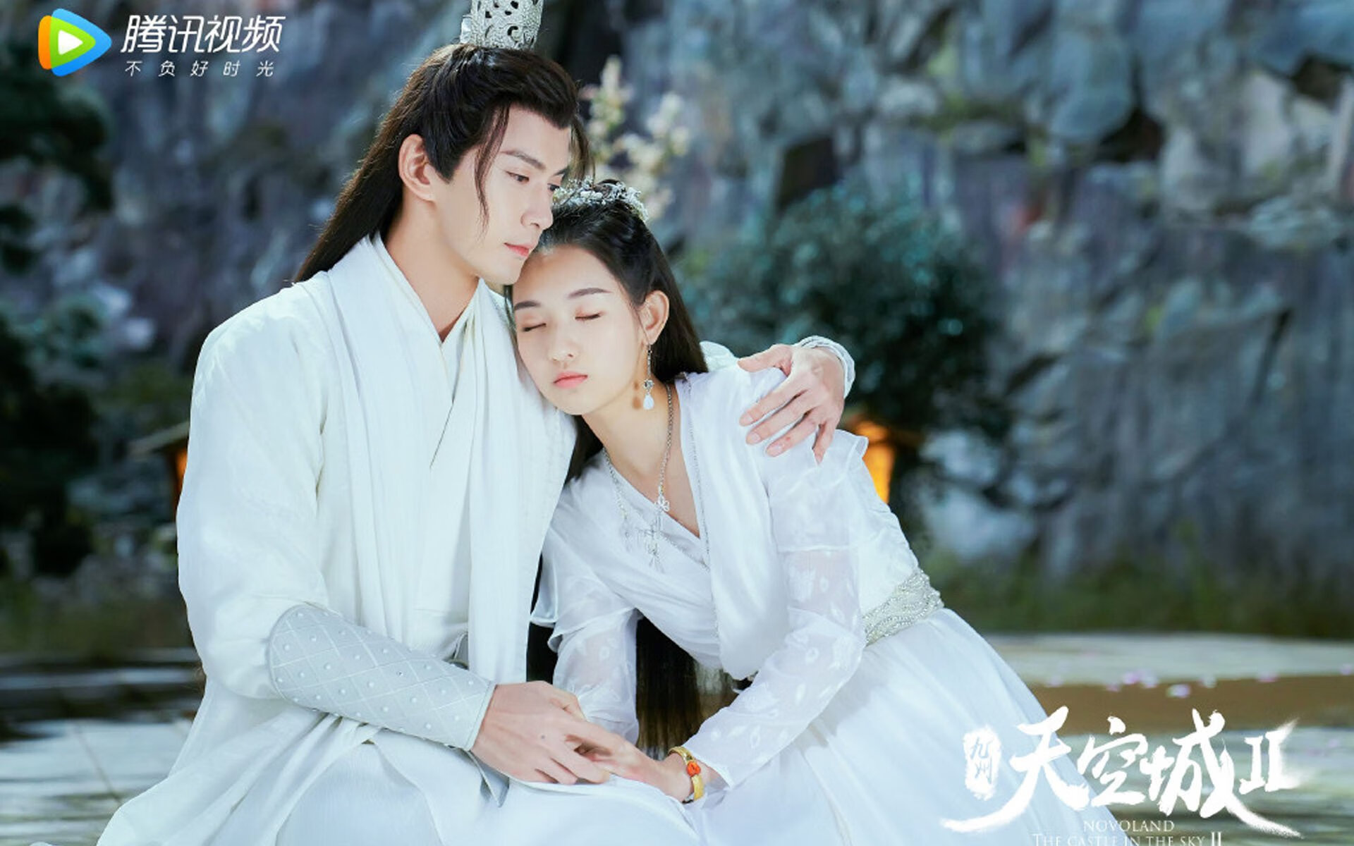 篮球双线震撼，广东队正面击溃尼克斯，莫兰特奥运关键战接管比赛