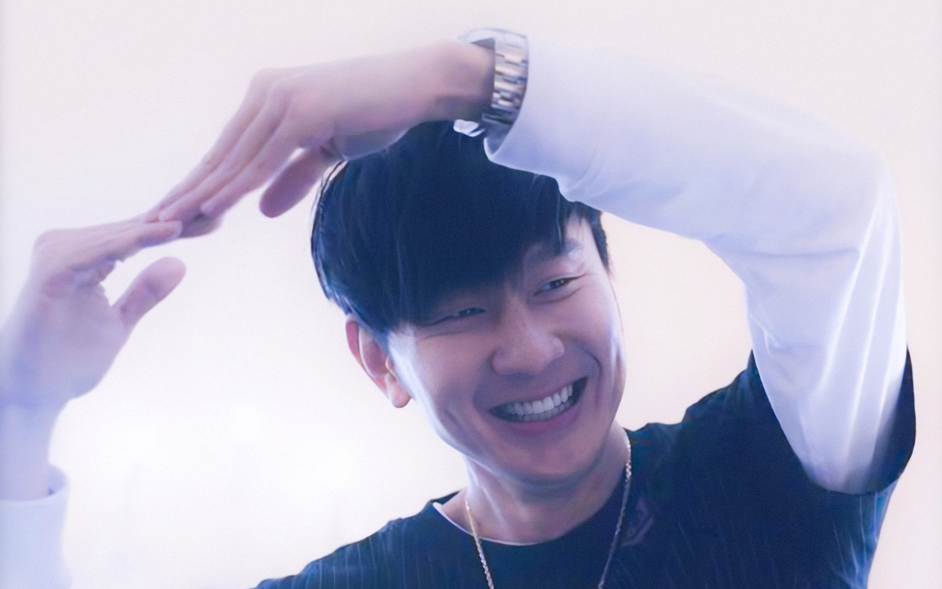 东决棋盘之上，他是那颗最静默却永不掉线的棋子